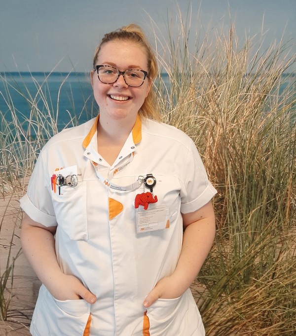 Applaus voor verpleegkundige in opleiding Emma Ligthart!