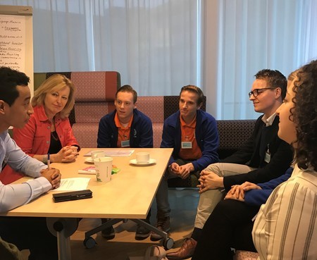 Uitblinkers brainstormen met minister