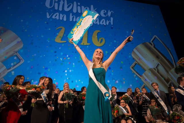 Trotse winnaars tonen hun talent op Uitblinkersgala